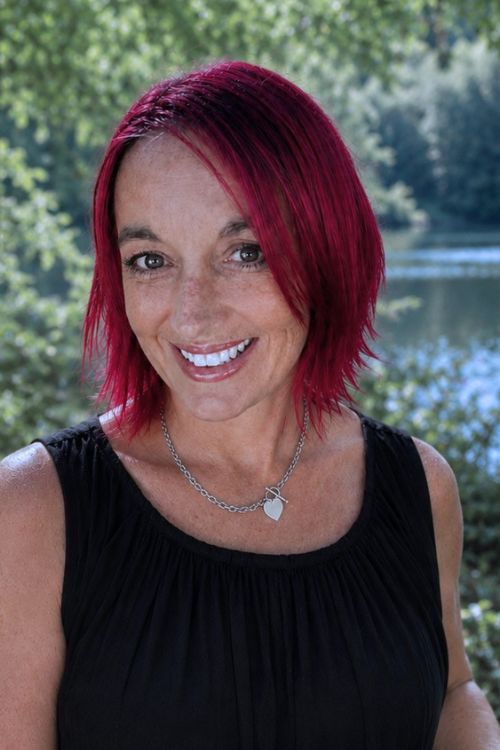 Emma Sanders image